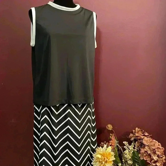 Outfit JPR 2 Piece Black Dress - Picture 1 of 8